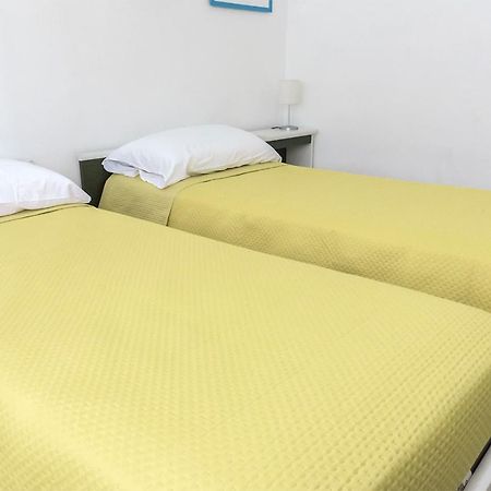 N050 - Numana, Trilocale In Centro Con Portico E Posto Autoアパートメント エクステリア 写真
